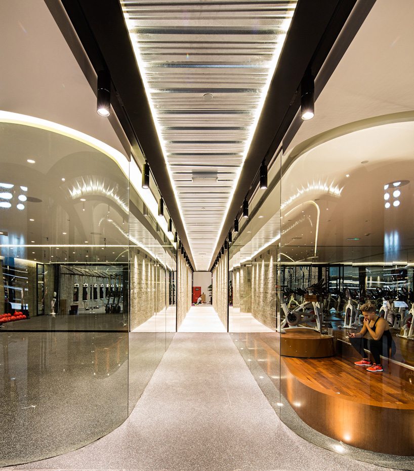 the-burrow-gym-lab-100-kuwait-designboom-03