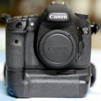 Canon 7D body and battery grip for sale 230 KD