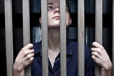 Kuwait Sentenced 30 females to one year jail and 5000 are suspected