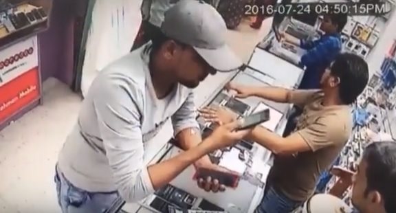 Mobile theft caught in Camera in Fahaheel