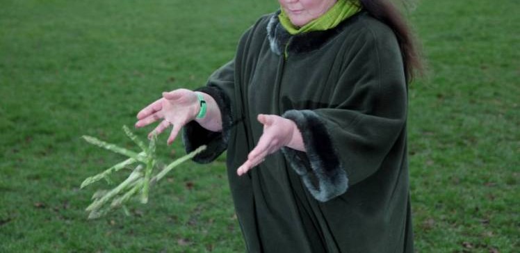 Syrian woman predicting future in Salmiya