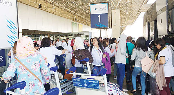 47 Filipinos fly to home