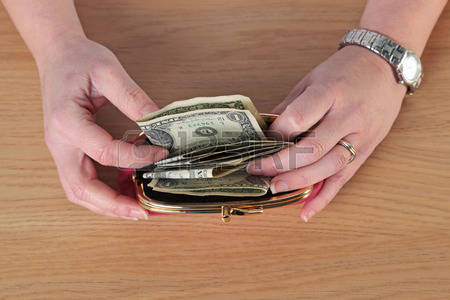 Filipina working suspected in stealing money