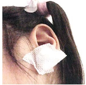 Teacher pulls earring of 6 yr old student