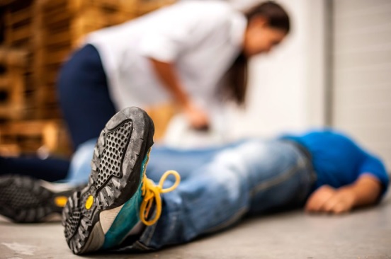 Students and teachers fainted in School