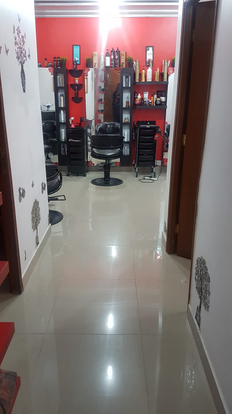 Successfully running salon for sale in salmiya block 10 Sell Show
