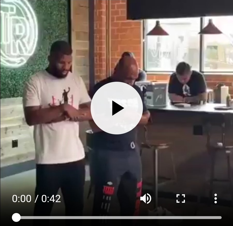 Mike Tyson’s café prayer protest against anti-Muslim sign resurfaces